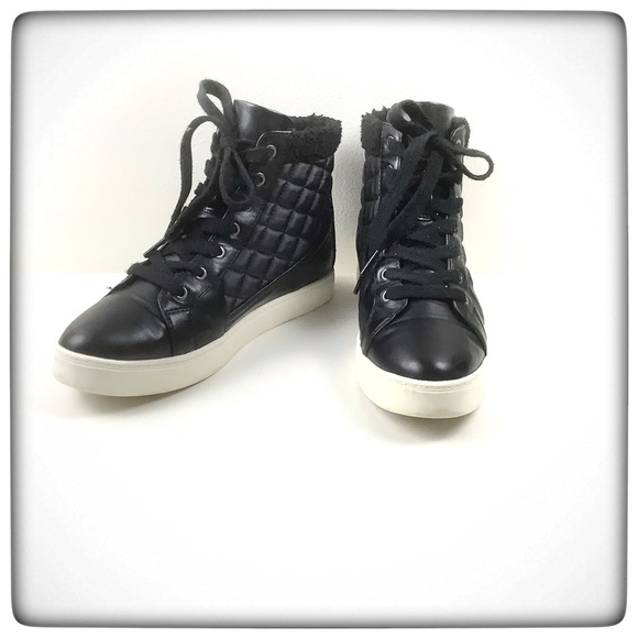 Wonderly Shoes - GUC Wonderly high top sneakers
